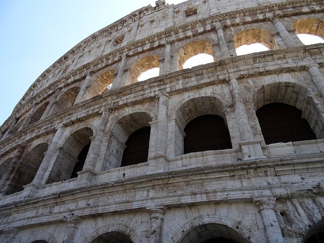  Fragment Koloseum - widok z perspektywy