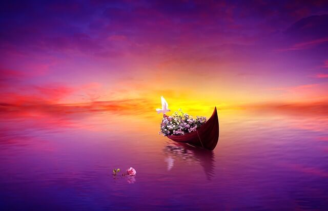 Łódka wypełniona różami na fioletowym morzu