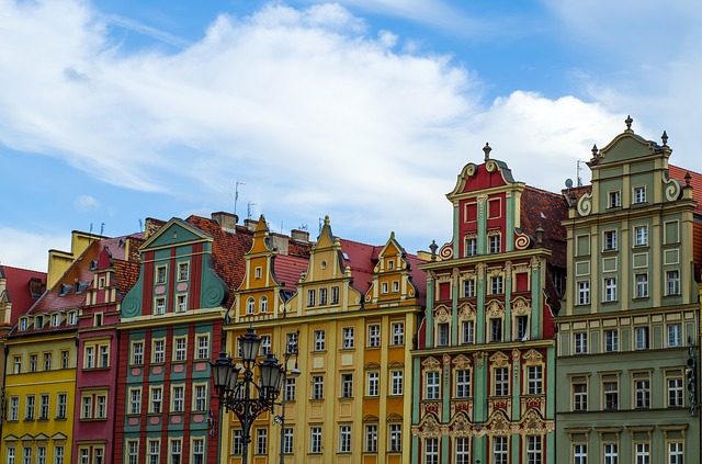 Kolorowe kamienice na wrocławskim rynku