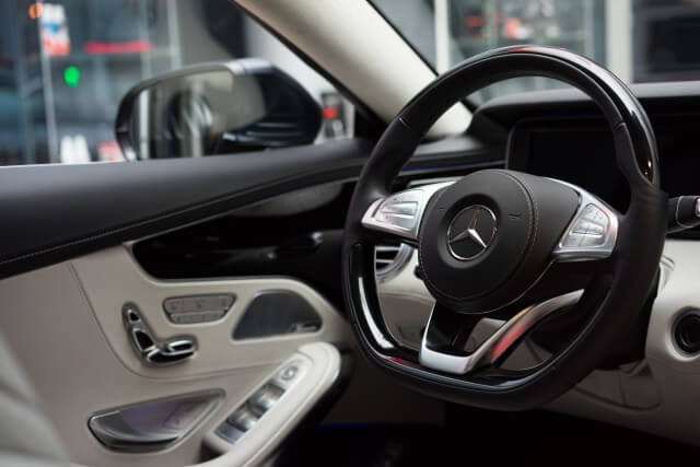 Samochód wnętrze mercedes